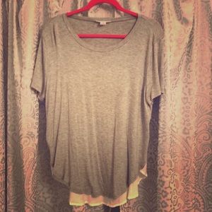New without tags gray/white tunic